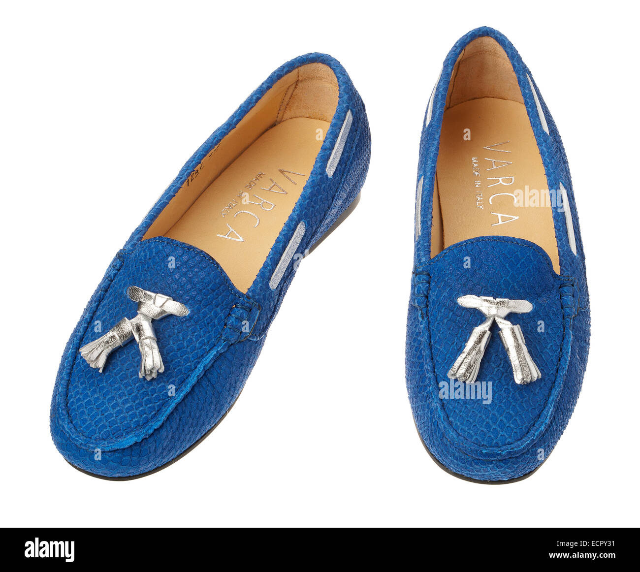 Ein paar blaue Loafer-Schuhe mit silbernen Quasten. Stockfoto