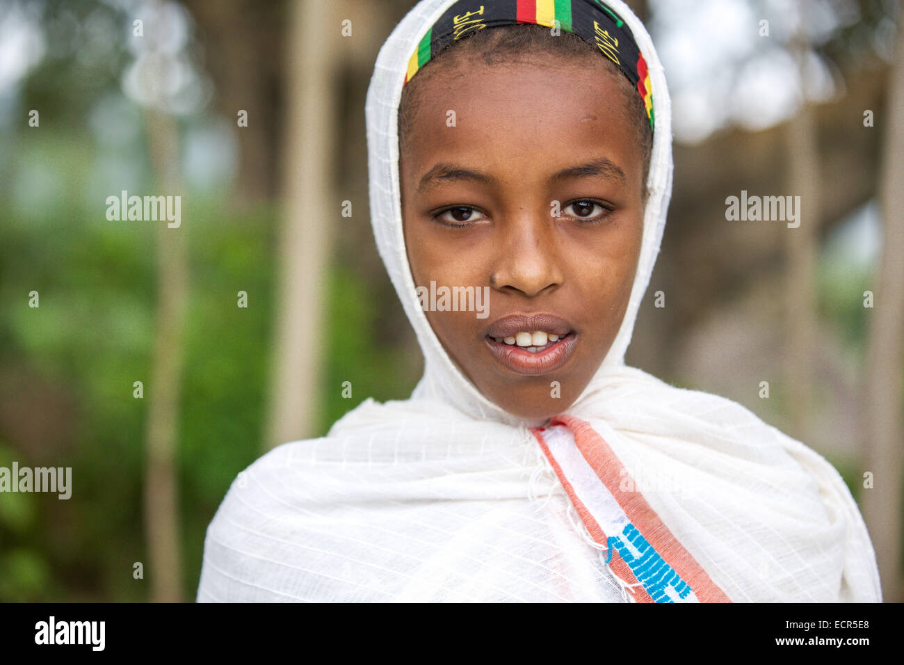 Eine traditionelle äthiopische orthodoxe Frau gekleidet in weiß in Mizan Teferi, Äthiopien 18. Mai 2014. Südwestlichen Äthiopien. Stockfoto