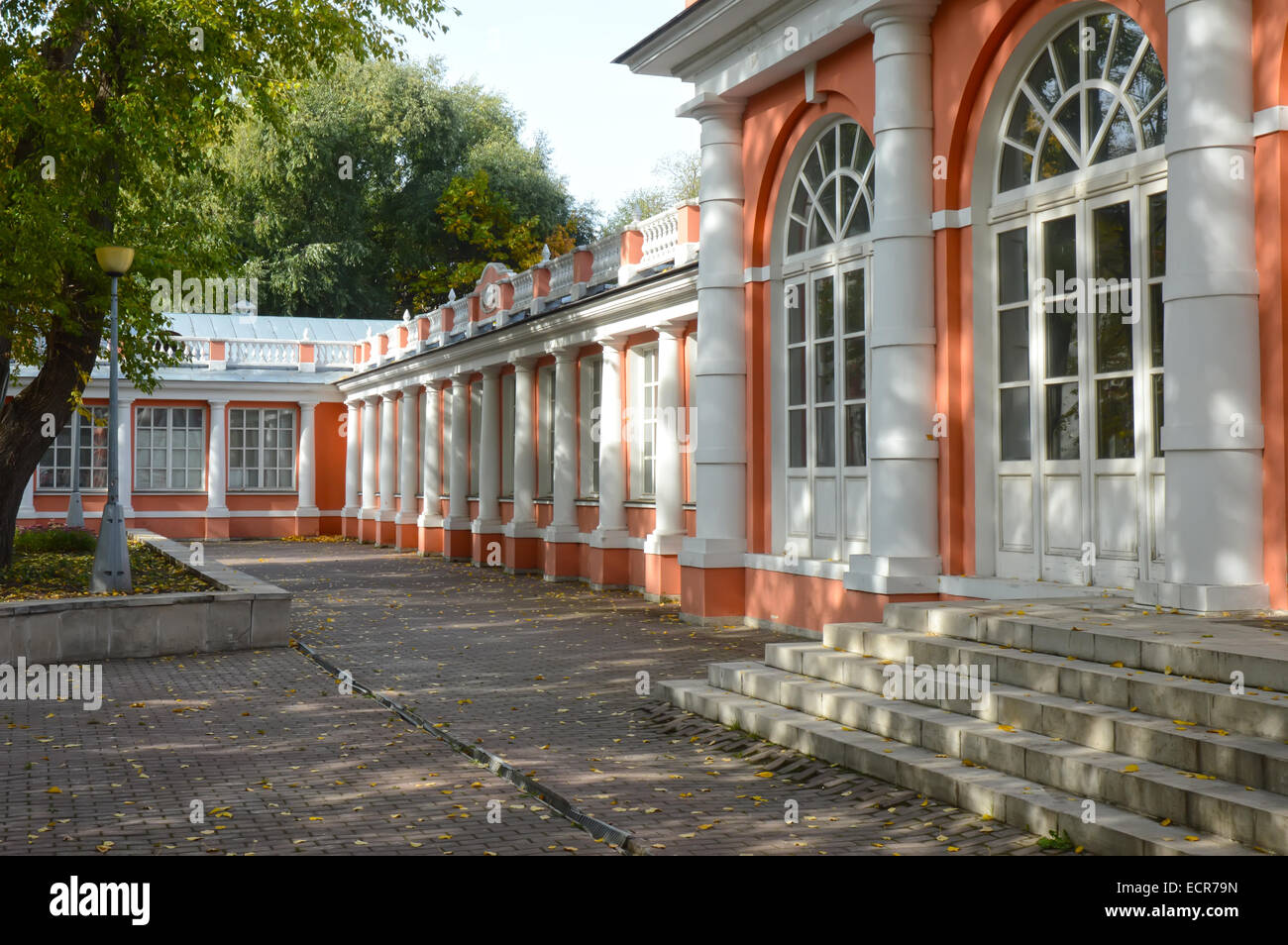 Gehäuse-Service Norden (Gewächshaus), XVIII Jahrhundert. Architektonisches Denkmal. Gehöfte Vorontsovo. Der zentrale Teil des Palastes Stockfoto