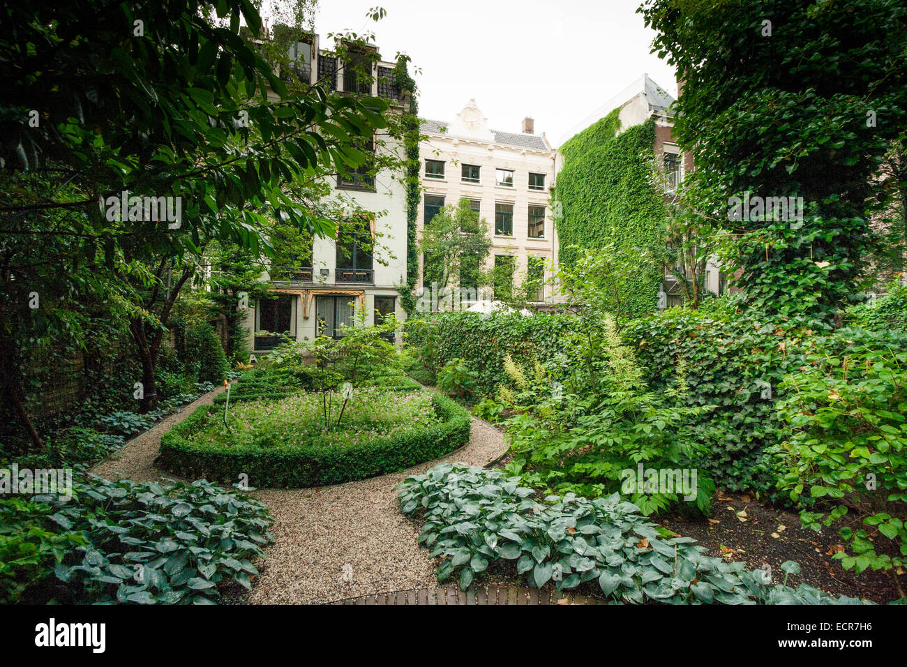 Der Garten von einem klassischen Grachtenhaus in amsterdam Stockfoto