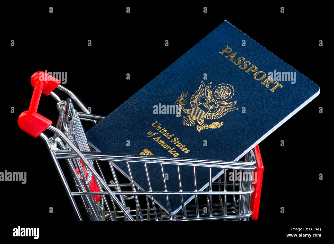 Amerikanischen Pass im Warenkorb. Stockfoto