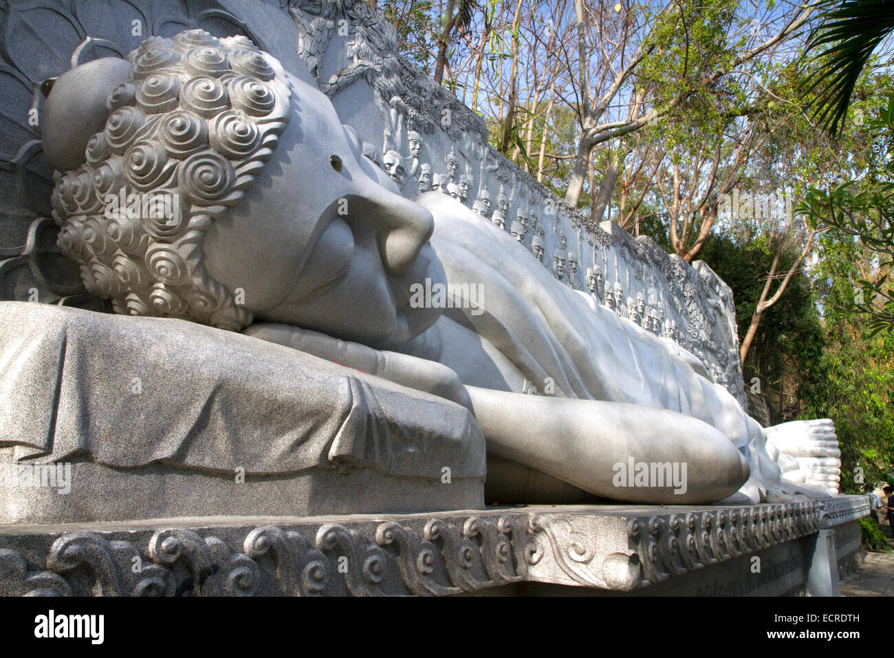 Schlafende Buddha im Long Son buddhistischen Tempel in Nha Trang, Vietnam. Stockfoto