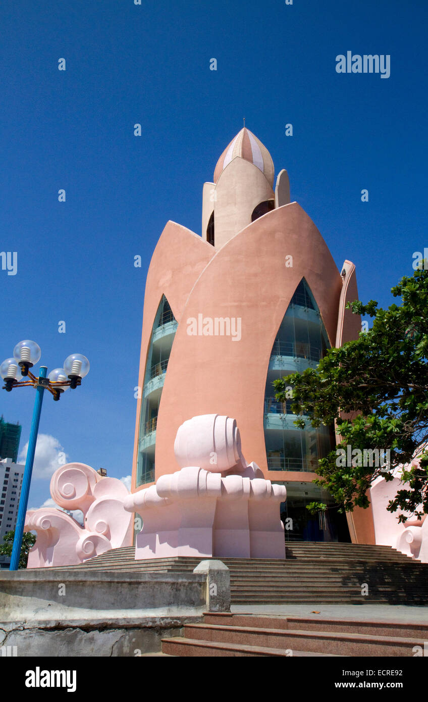Thap Straßenbahn Huong Turm in Nha Trang, VIetnam. Stockfoto