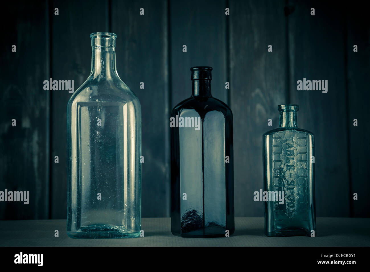 Verschiedene Formen Glasflaschen der alten. Stockfoto