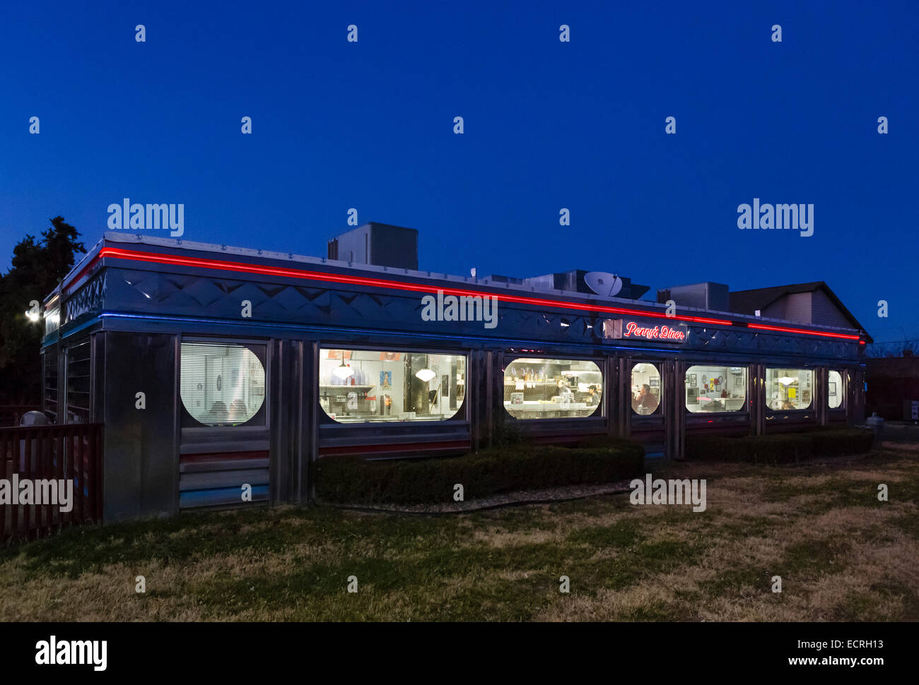 Pennys Diner, einem traditionellen Eisenbahn Auto Stil american Diner in Alpine, Texas, USA Stockfoto