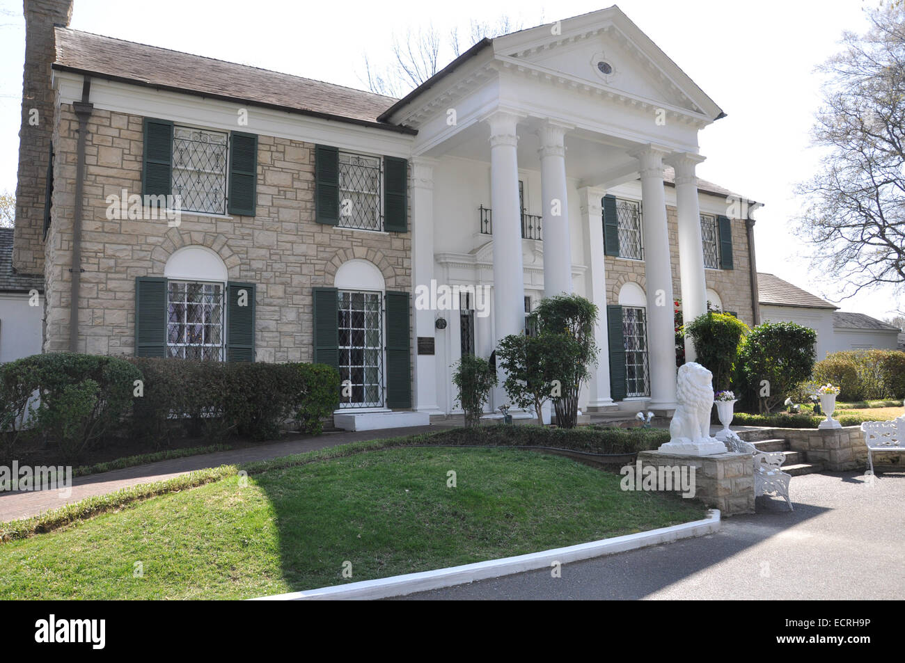 Graceland ist eine Villa auf einem Anwesen in Memphis, Tennessee, die Heimat von Elvis Presley. Stockfoto