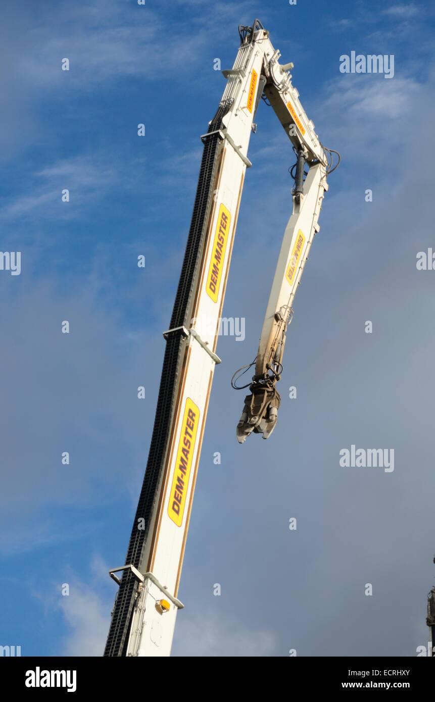 Glasgow, Schottland 7. Februar 2014. Abriss der Hochhaus-Wohnungen am Pinkston Drive. Stockfoto