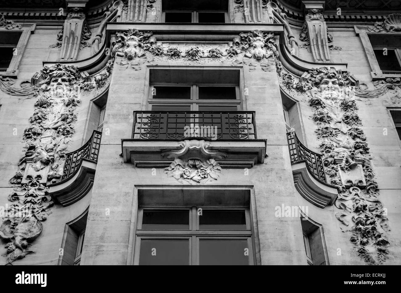 Dekoratives Detail an einem Gebäude auf der Champs Elysees, Paris Stockfoto