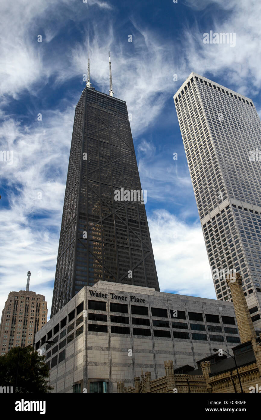 Water Tower Place und das John Hancock Center in Chicago, Stockfoto