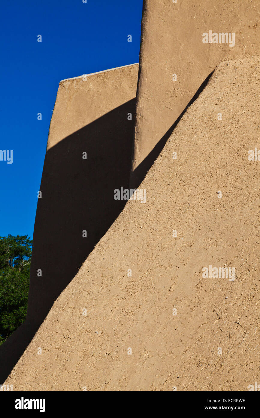 Detail der Kirche SAN FRANCISCO DE ASSIS wurde 1813 - TAOS NEW MEXICO gebaut. Stockfoto