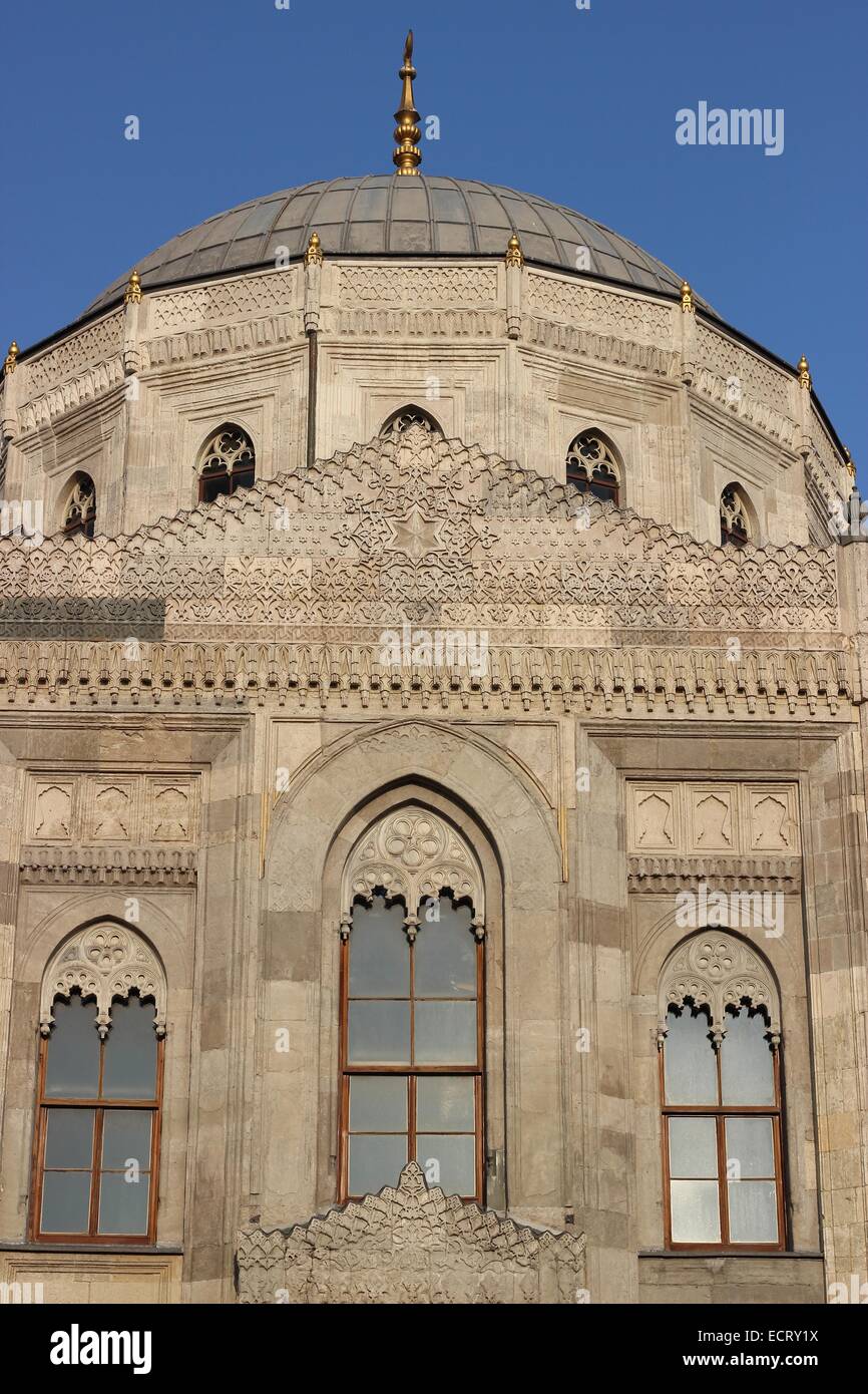 Pertevniyal Valide Sultansmoschee in Aksaray, Istanbul, Türkei. Mischung aus türkischen, Gotik, Renaissance und Empire Stil. 1872 Stockfoto