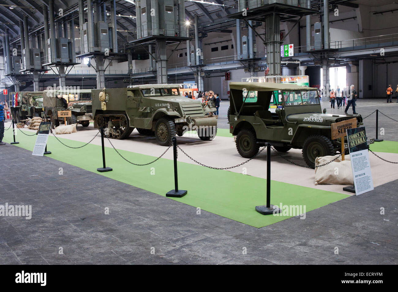Armeekraftwagen, 32 Barcelona International Comic Fair - Ausstellung über den Krieg in Katalonien, Spanien. Stockfoto