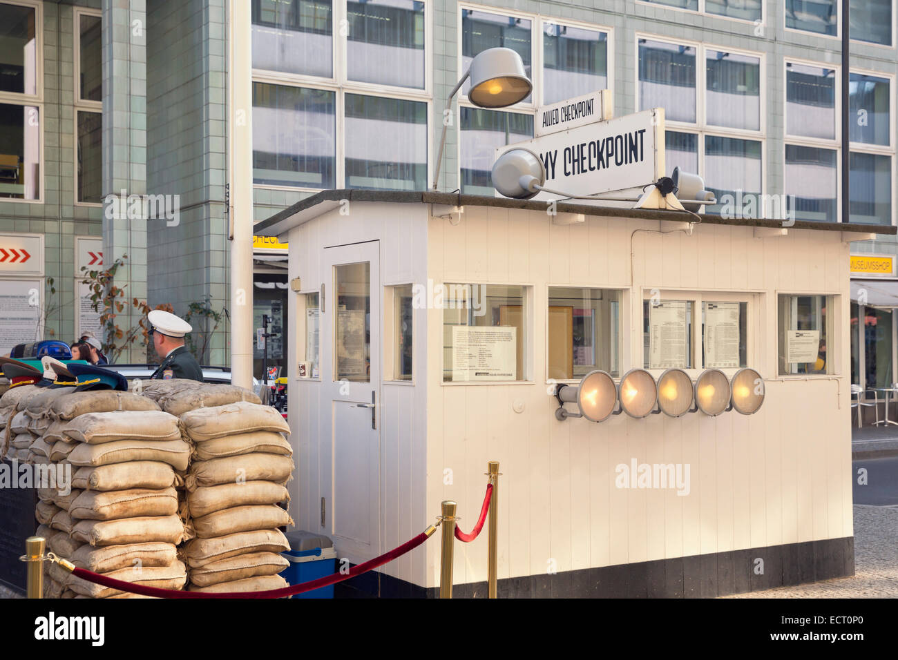 Deutschland Berlin ehemalige Grenze Grenzübergang Checkpoint Charlie Stockfoto