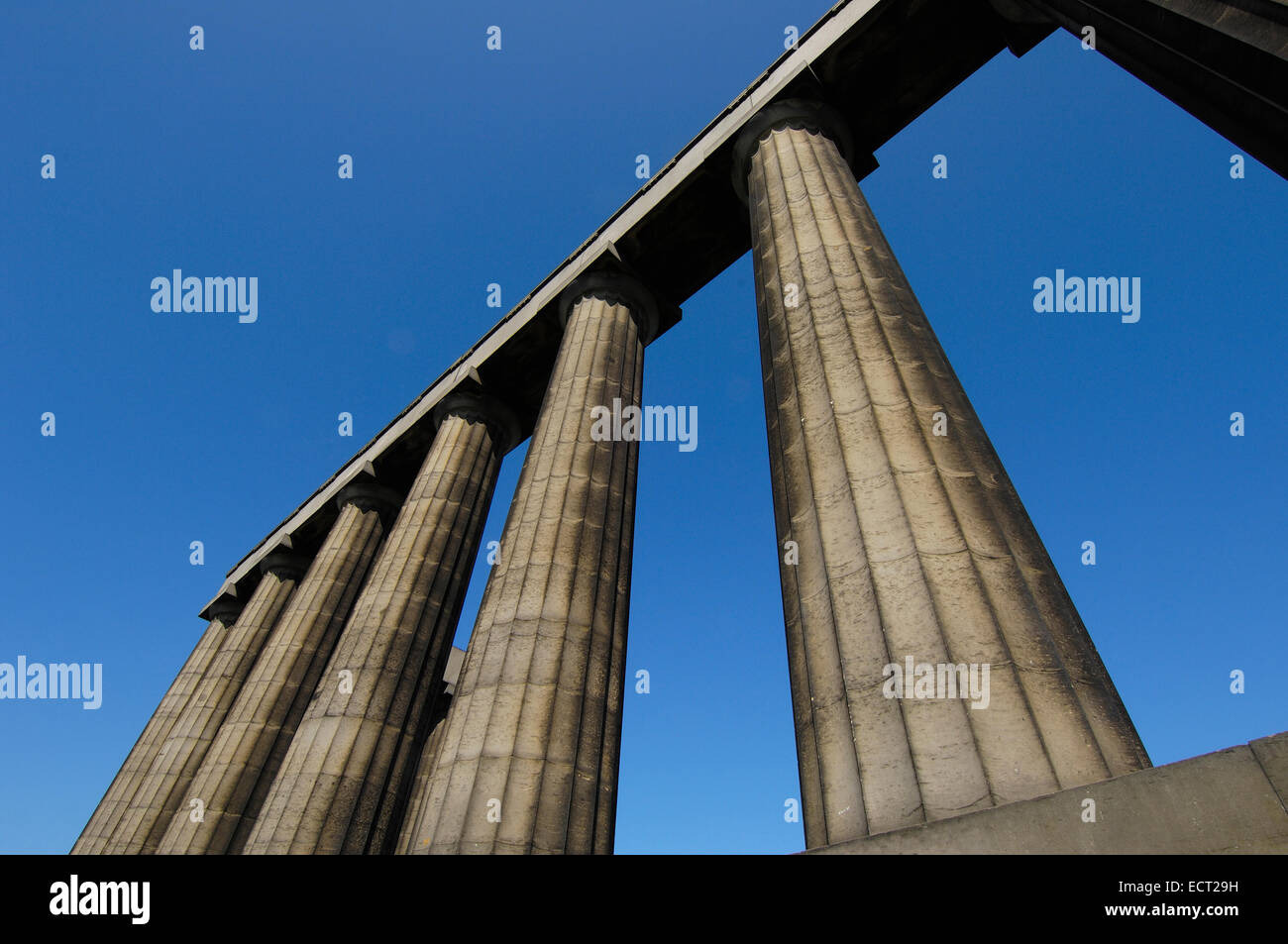 Nationales Denkmal, Nachbildung des Parthenon, die 1822 als Mahnmal für die Schotten entworfen wurde, die in den napoleonischen Kriegen starben Stockfoto