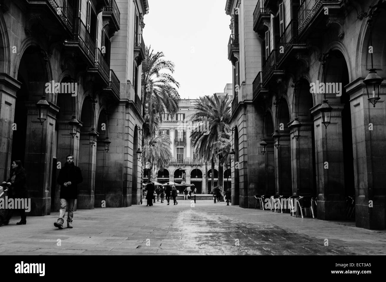 Ein Blick auf Plaza Real von der Rambla, Barcelona. Stockfoto