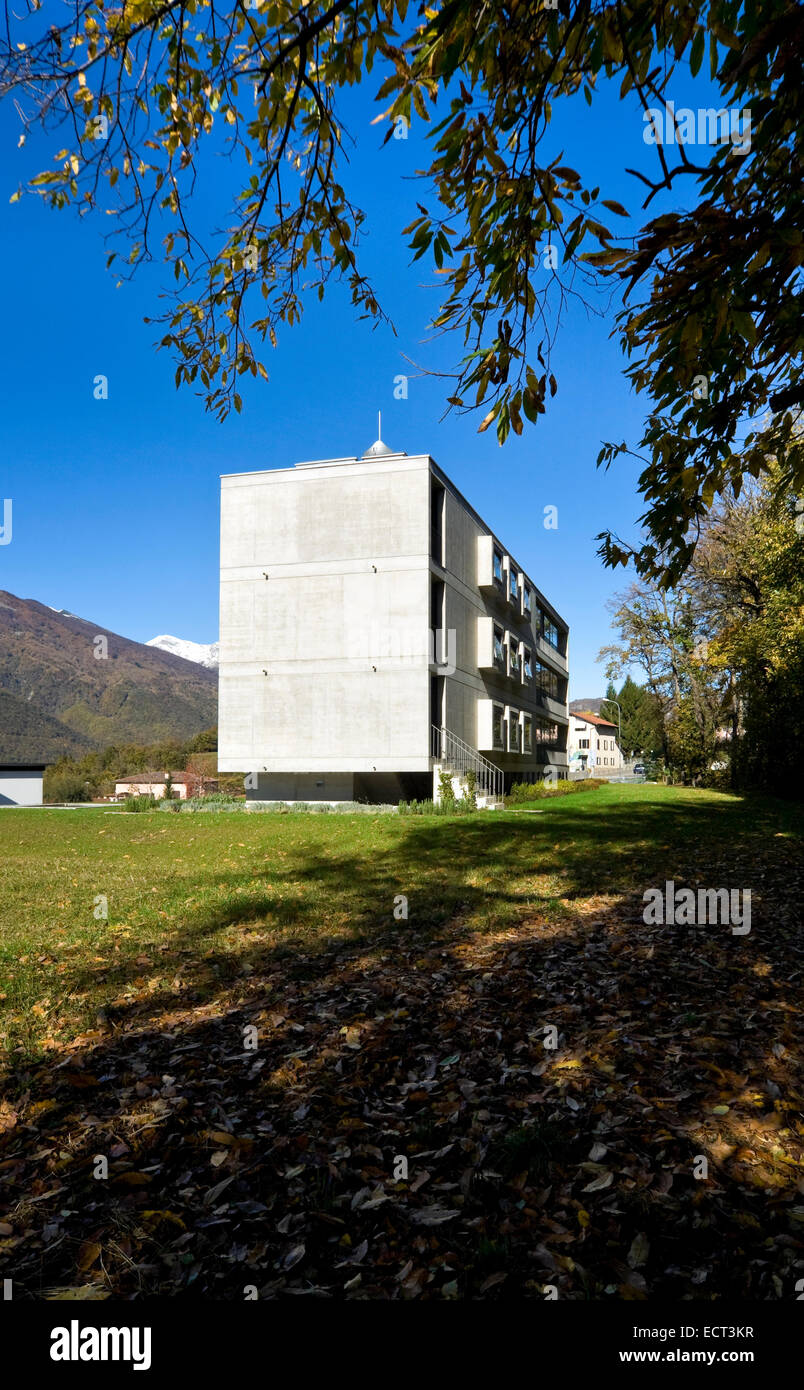 moderne Zement Gebäudehülle Stockfoto