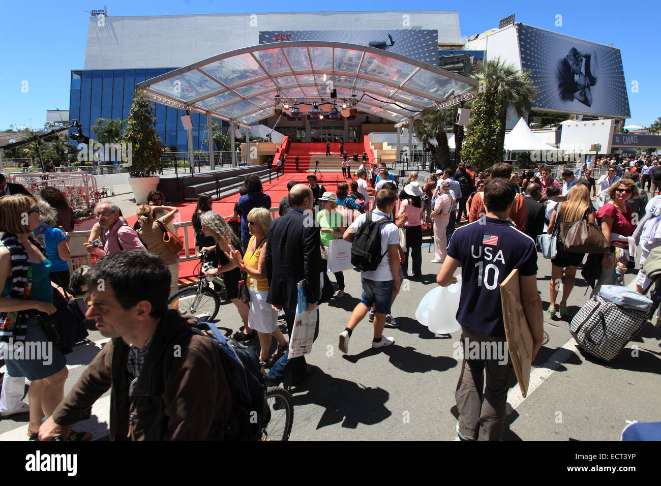 Straße Szene des Film Festivals in Cannes vor dem Festival Palast, Côte d ' Azur. Stockfoto