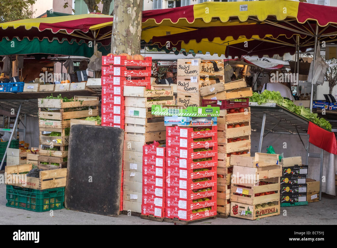 Boxen von Obst an Street Market Sanary Sur Mer Provence Frankreich Stockfoto