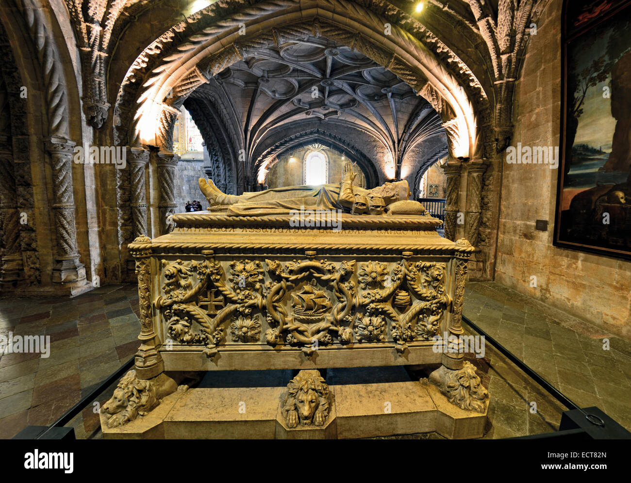 Portugal, Lissabon: Grab von Vasco da Gama im Inneren der Klosterkirche Santa Maria im Kloster Jeronimos in Belém Stockfoto