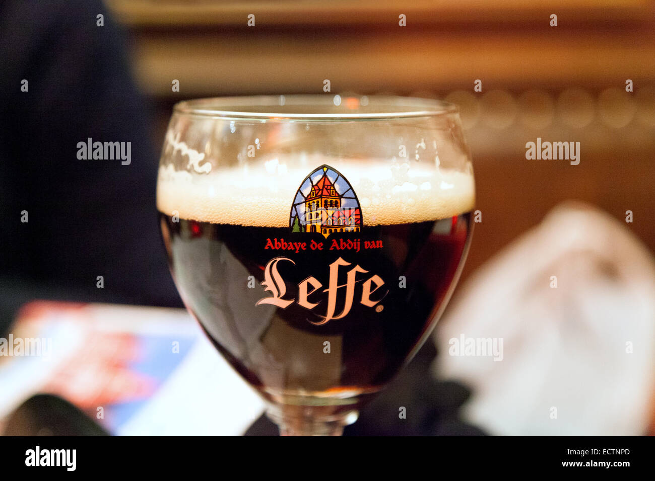 Ein Glas Leffe belgisches Bier, Brügge, Belgien, Europäische Stockfoto