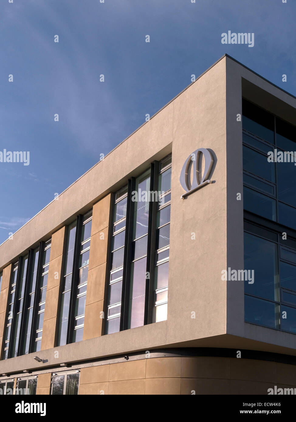 Neue moderne "Parkside" Büros von Melton Borough Council gegen blauen Himmel, Melton Mowbray, Leicestershire, England, UK. Stockfoto