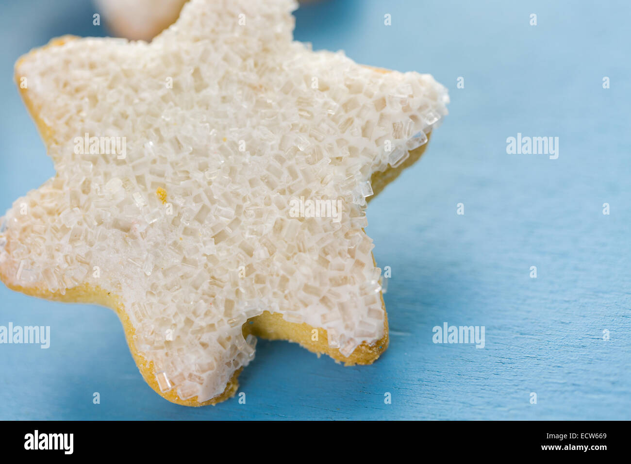 Chanukka, weißen und blauen Sterne Hand gefrostet Zuckergebäck, Stockfoto