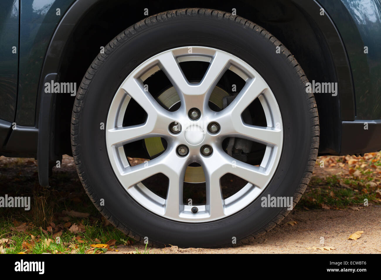 Moderne Automobil Rad auf Leichtmetall-disc Stockfoto