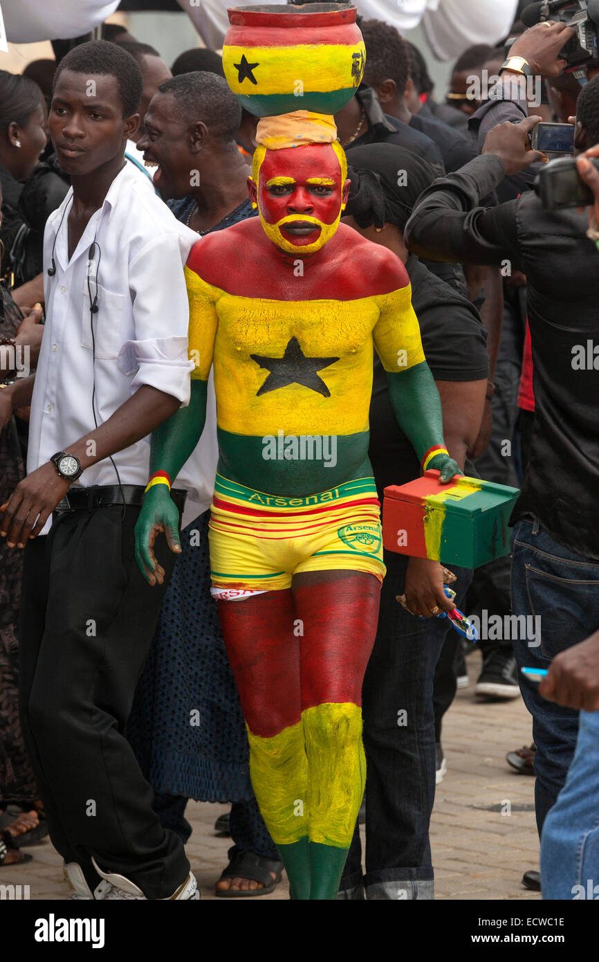 Darsteller bei Beerdigung von lokalen Beamten, Cape Coast, Ghana, Afrika Stockfoto