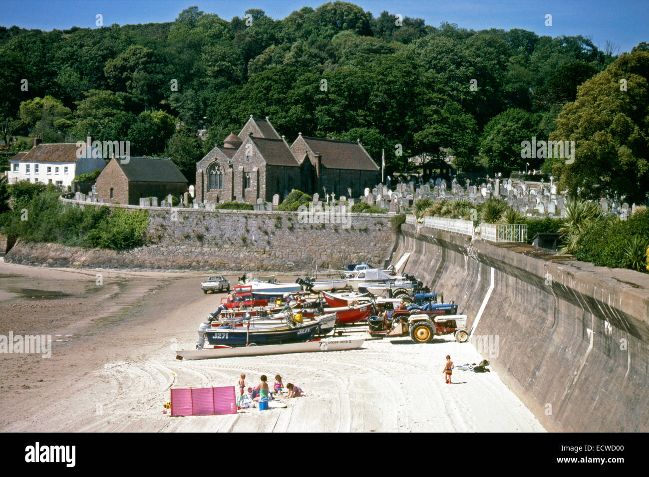 St Brelade Kirche und Strand, Jersey, Kanalinseln Stockfoto