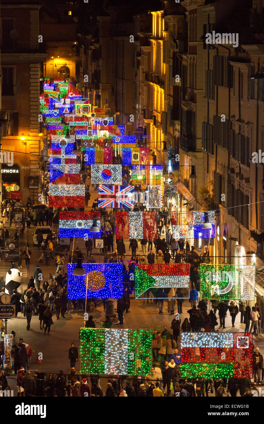 Rom. Italien. Weihnachtsbeleuchtung auf der Via del Corso. Stockfoto