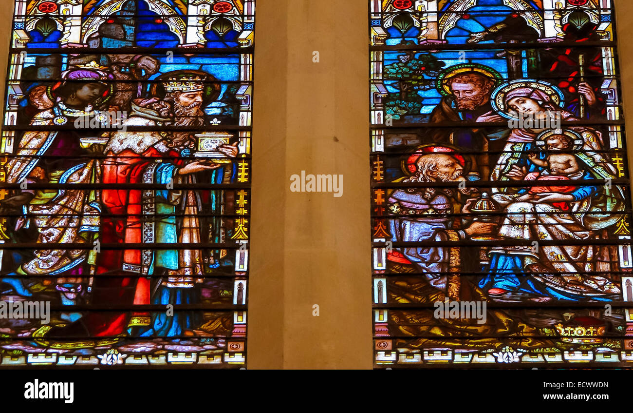 Glasmalerei-Fenster Darstellung der Epiphanie in der Kathedrale von Burgos, Kastilien, Spanien. Stockfoto
