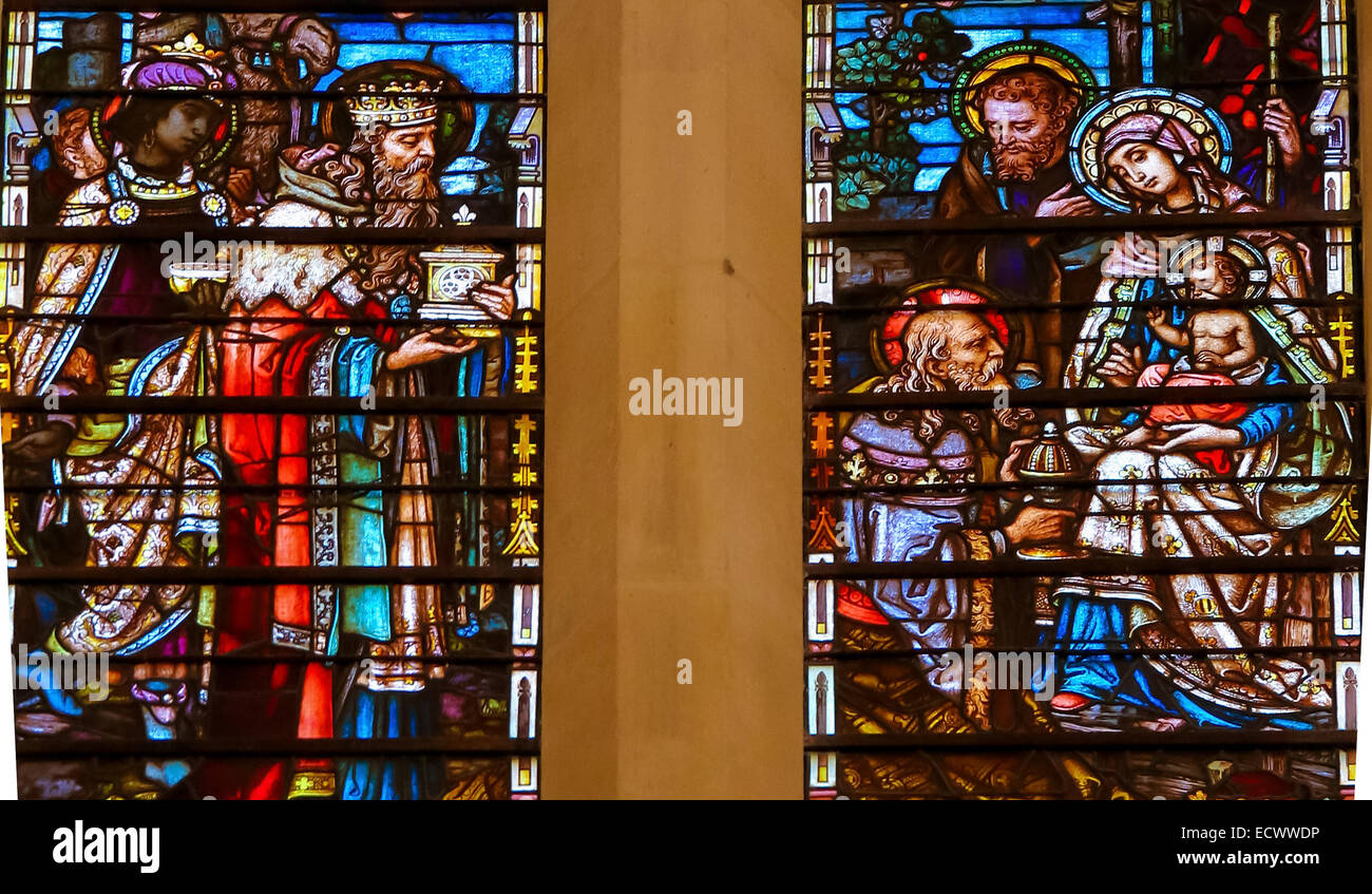 Glasmalerei-Fenster Darstellung der Epiphanie in der Kathedrale von Burgos, Kastilien, Spanien. Stockfoto
