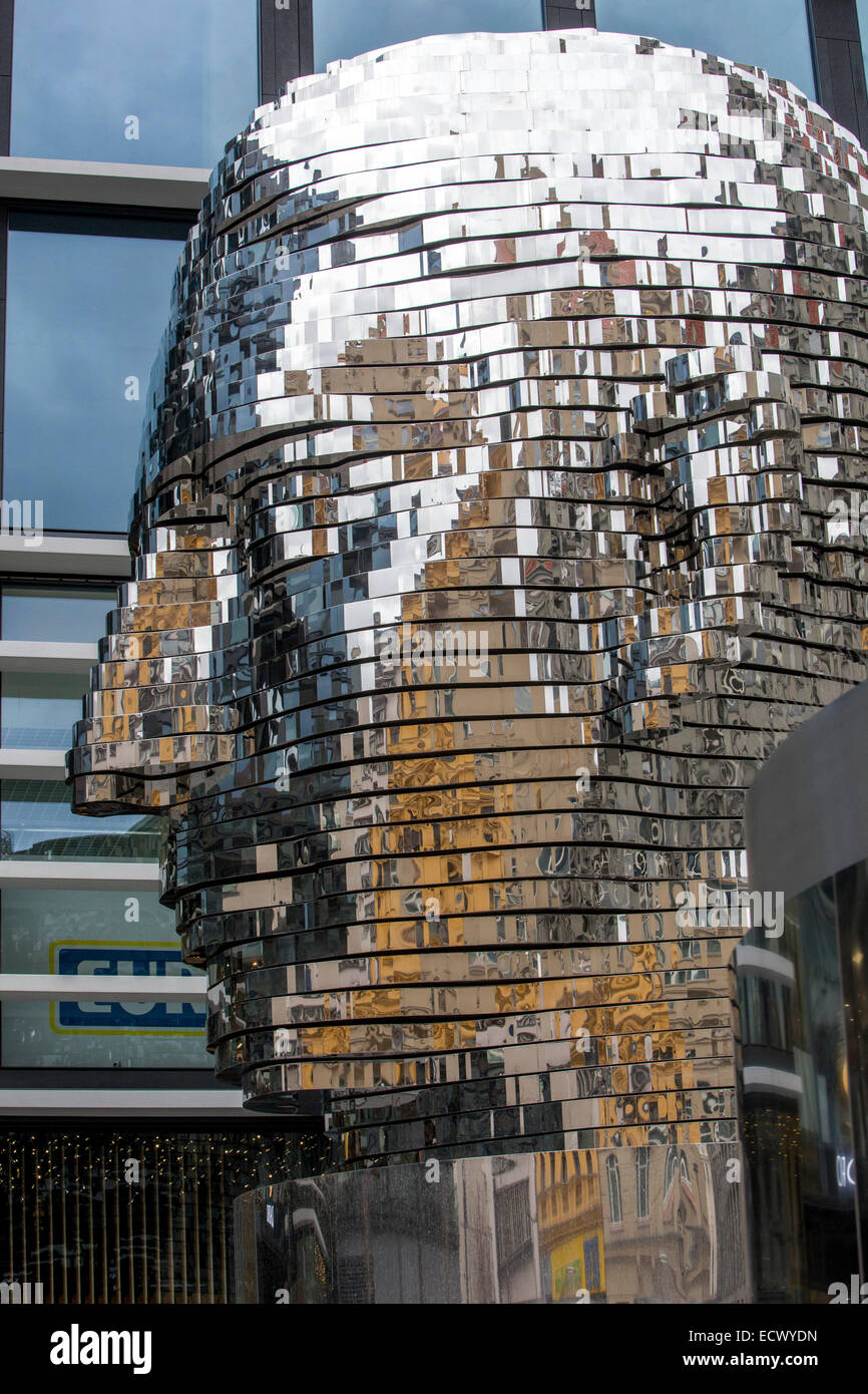 Statue von Franz Kafka von David Cerny, komplexe Quadrio-Prag-Tschechien-Europa Stockfoto