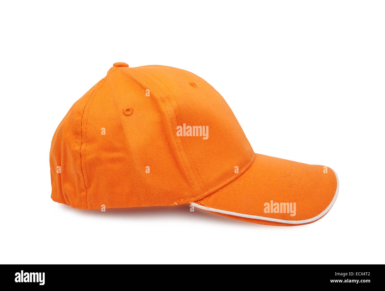 orange Baseballkappe isoliert auf weißem Hintergrund, Studio gedreht Stockfoto