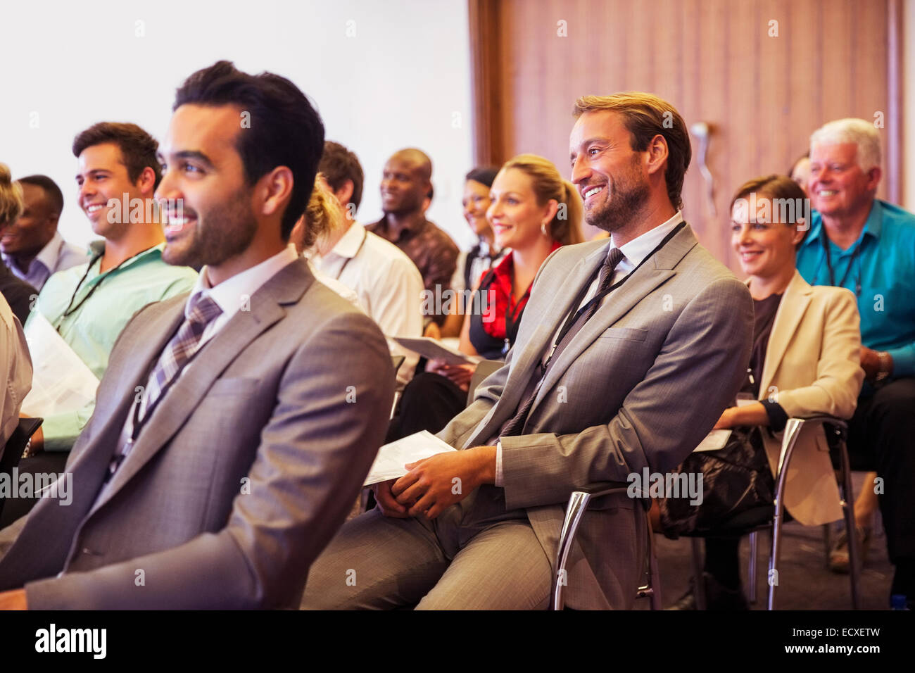 Menschen behandelnden Geschäftstreffen im Konferenzraum Stockfoto