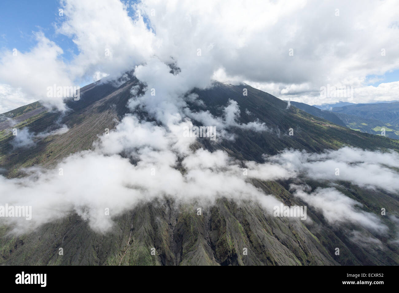 Hubschrauber schossen Der Vulkan Tungurahua in Ecuador Stockfoto