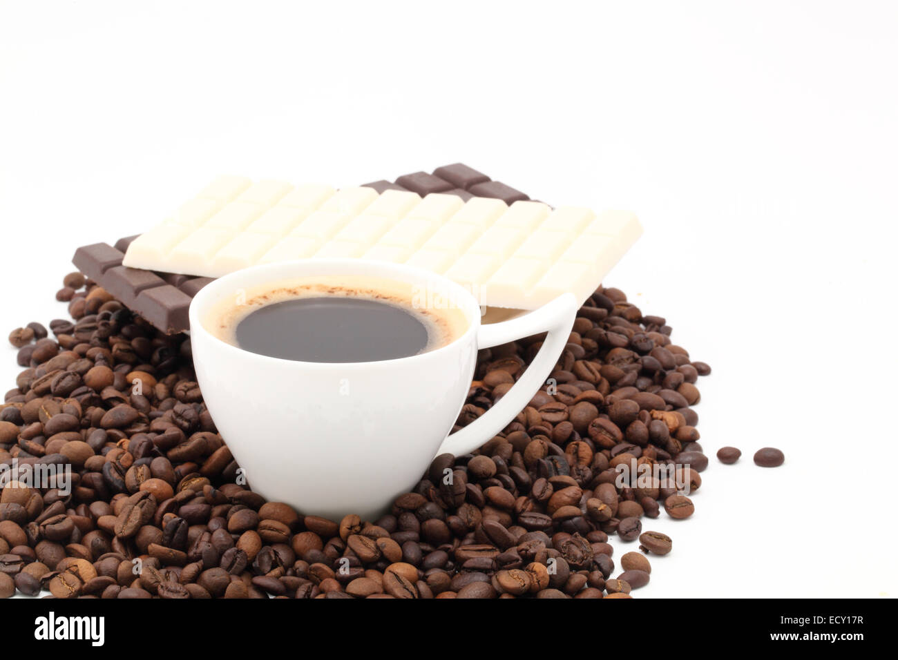 Tasse mit Kaffee und Schokolade Stockfoto