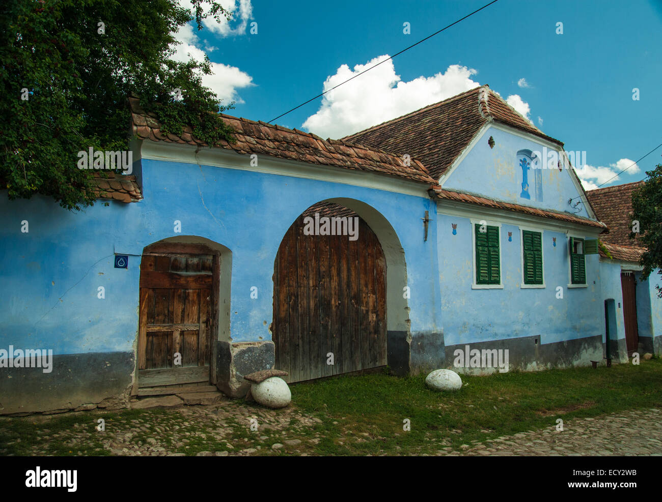 Deutsch-Weißkirch Dorf und befestigte Kirche von Deutsch-Weißkirch, Siebenbürgen, Rumänien ein schönes Haus in dem Dorf Viscri Stockfoto