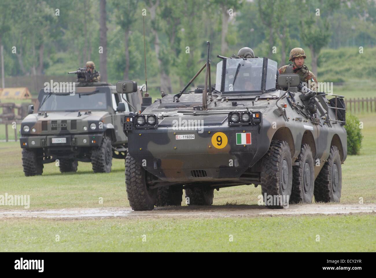 Italienische Armee, Luchs und Puma leichte gepanzerte Fahrzeuge Stockfoto