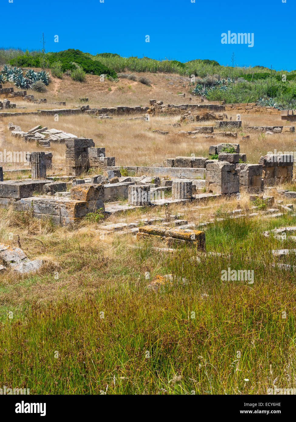 Ruinen des Badehaus der Tempel der Hera Tempel C und G von Zeus Ehefrau Hera oder Juno, Selinunte, Marinella, Sizilien, Italien Stockfoto