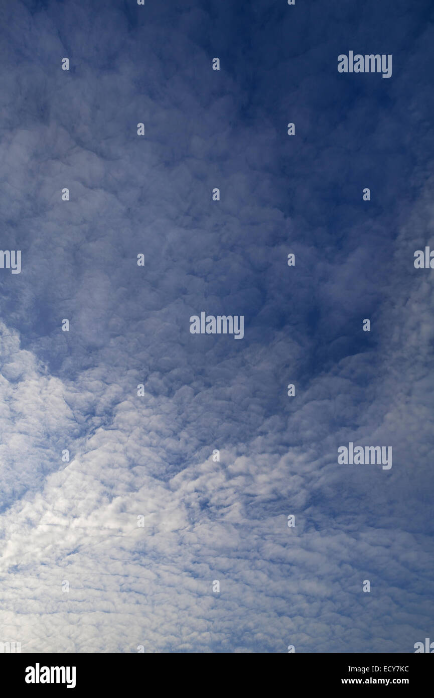 Schicht von Wolken aufgetürmt, Stratocumulus Wolken Stockfoto