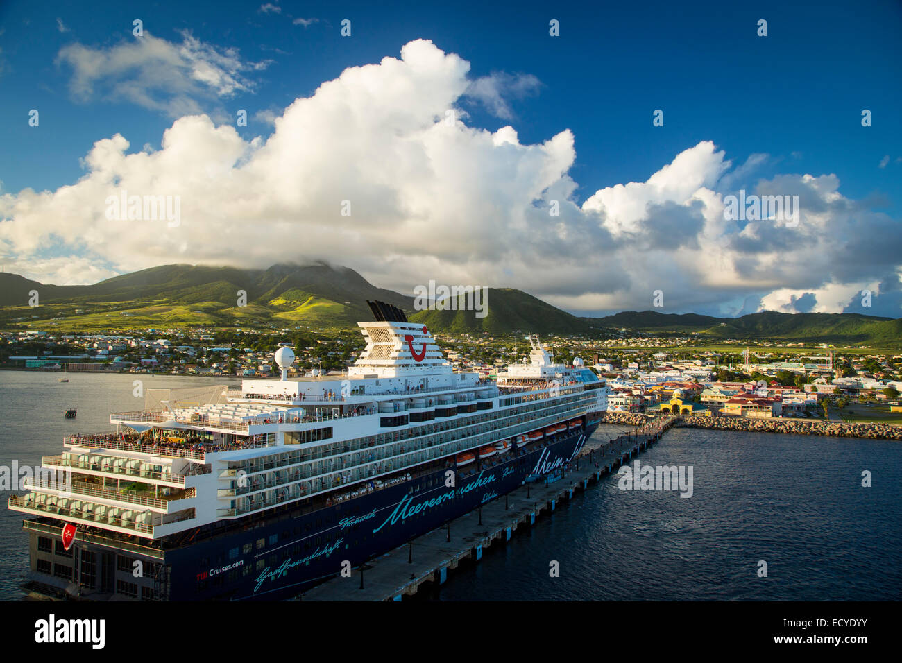 Kreuzfahrt Schiff angedockt in Basseterre, St. Kitts, West Indies Stockfoto