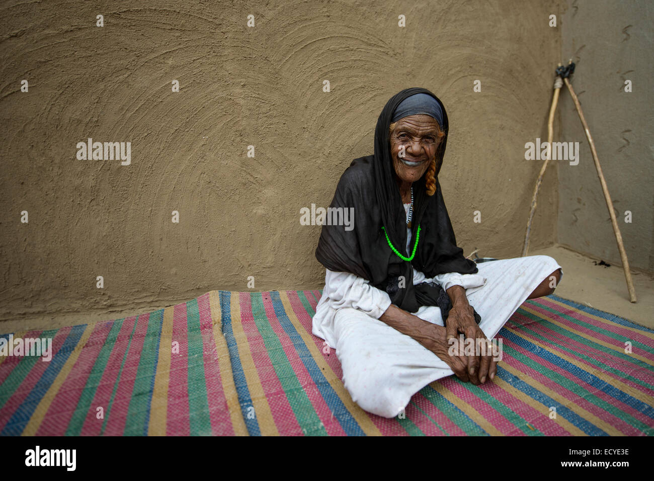 Nubische Frau mit Narben im Gesicht, Sudan Stockfoto