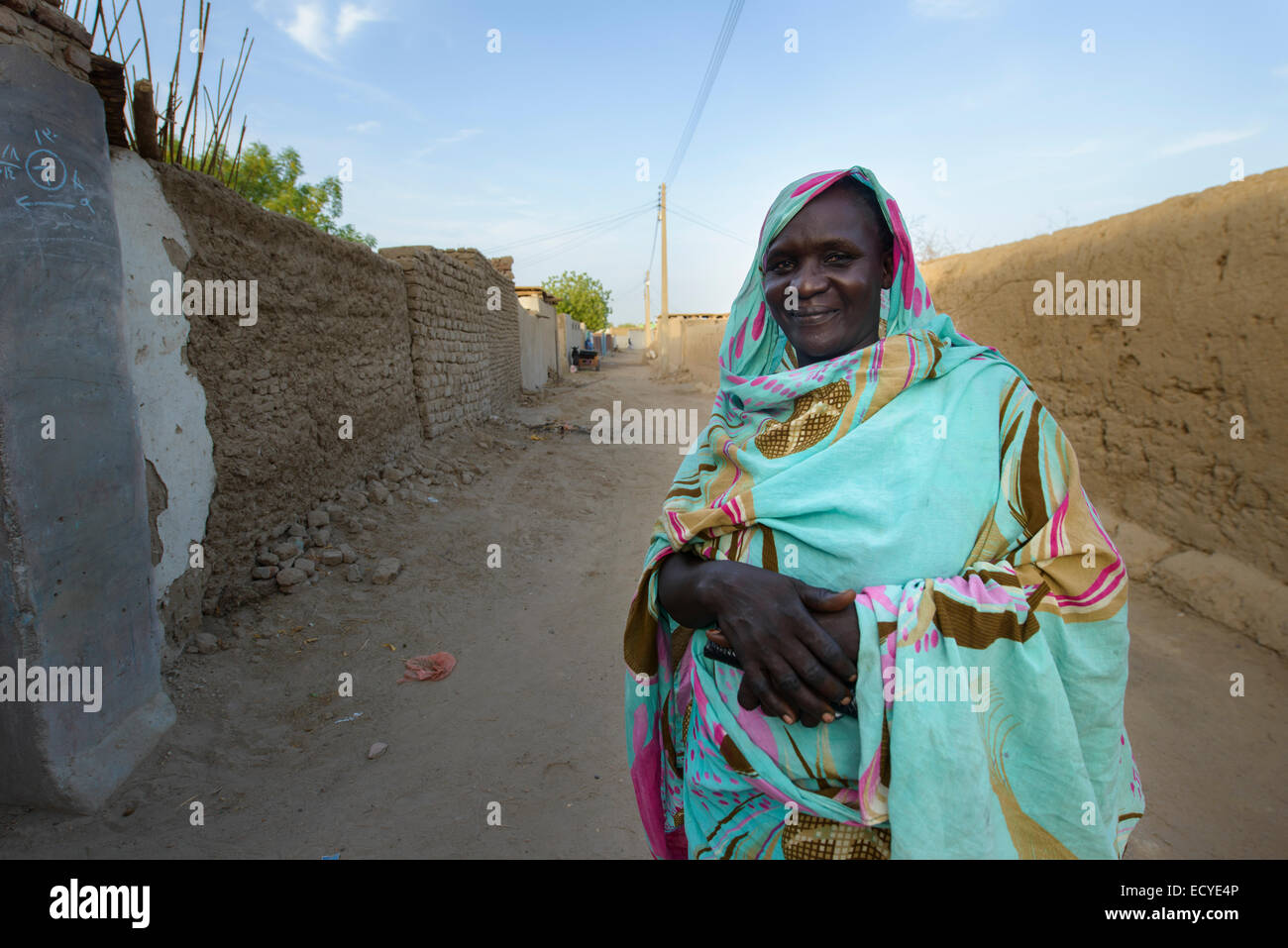 Nubische Frau in Straßen von Kerma, Sudan Stockfoto