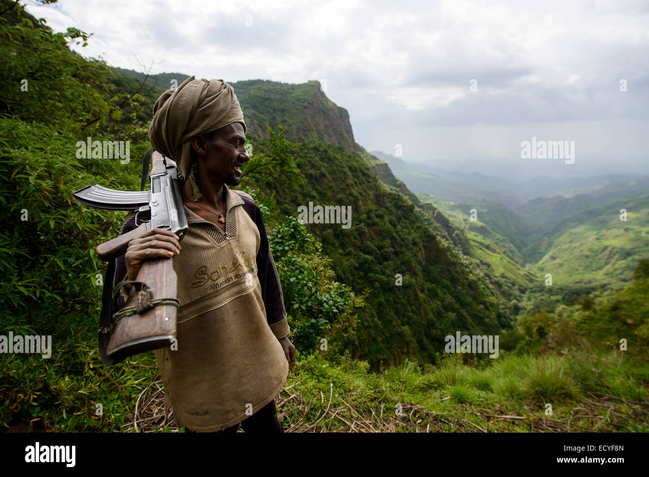 Dorfbewohner, die freiwilliges Engagement zu schützen, ihr Land, Simien Mountains, Äthiopien Stockfoto
