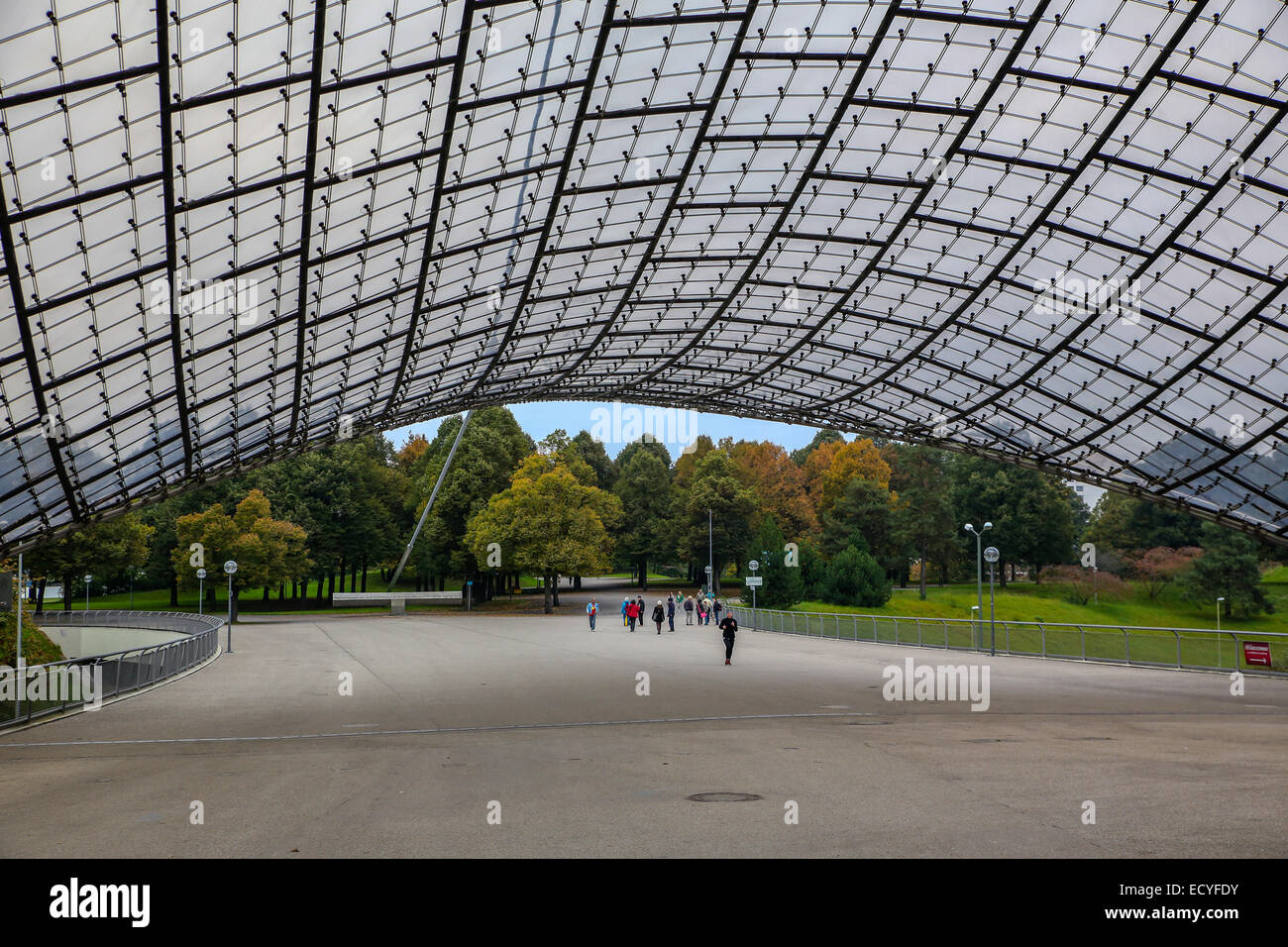 Acryl-Glas-Panel Dach Olympia park München Stockfoto