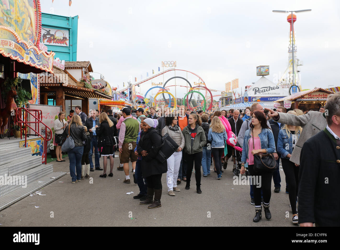 Münchner Oktoberfest 2014 Masse Menschen Stockfoto