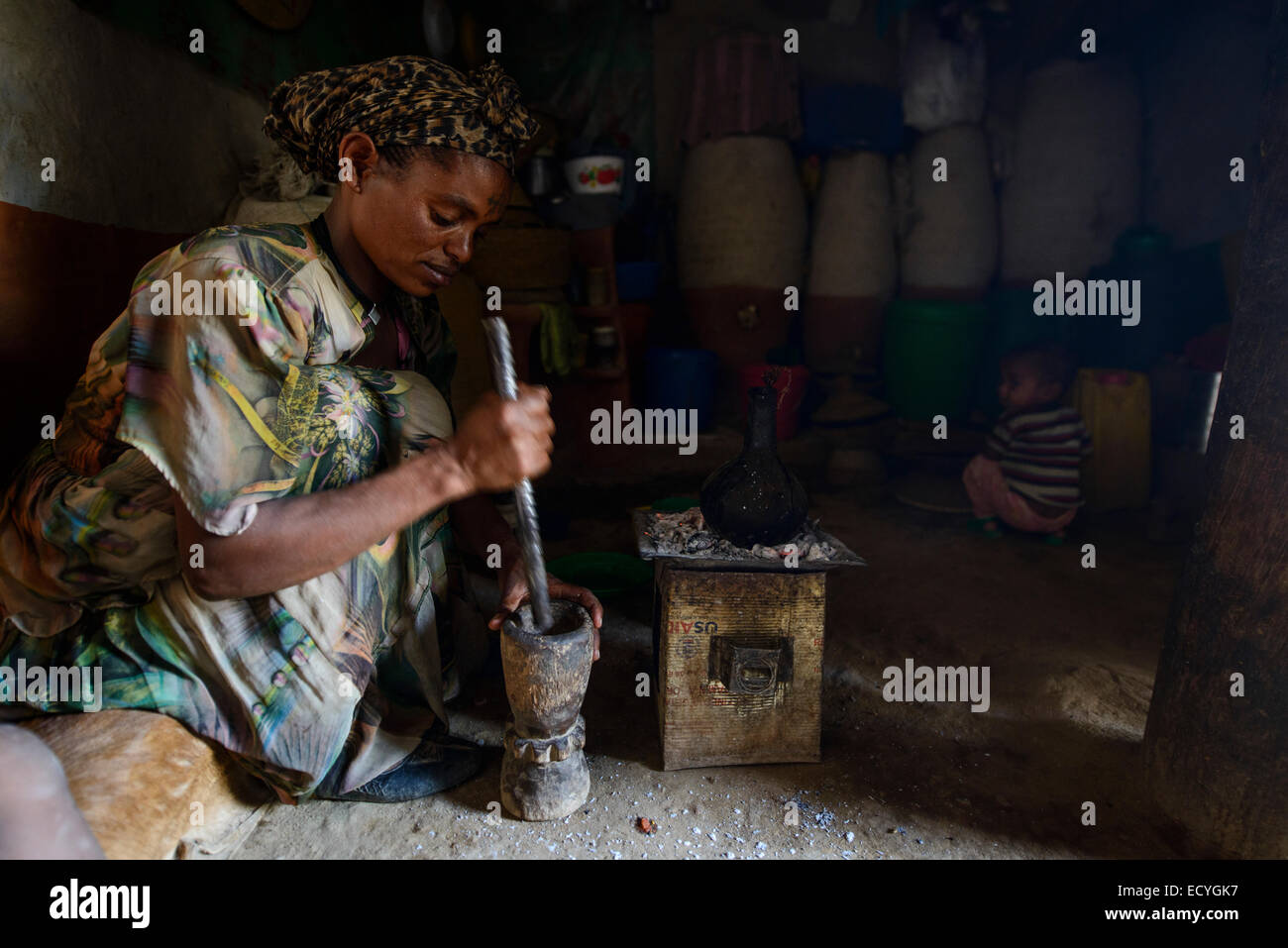 Traditionelle Kaffee-Zeremonie, Tigray, Äthiopien Stockfoto