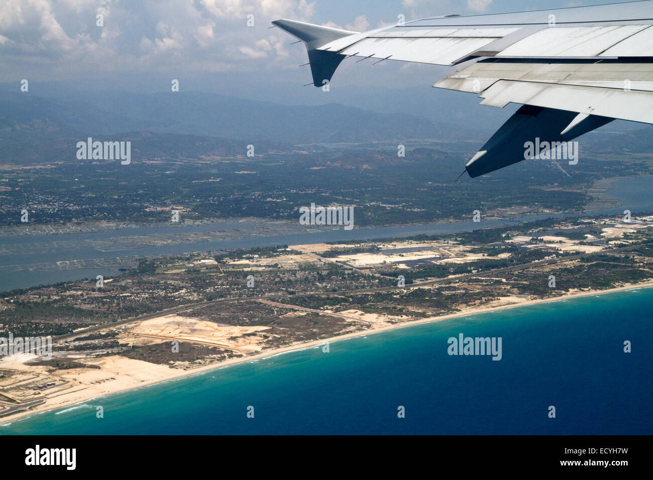Luftaufnahme des Südchinesischen Meeres in der Nähe von Nha Trang, Vietnam. Stockfoto