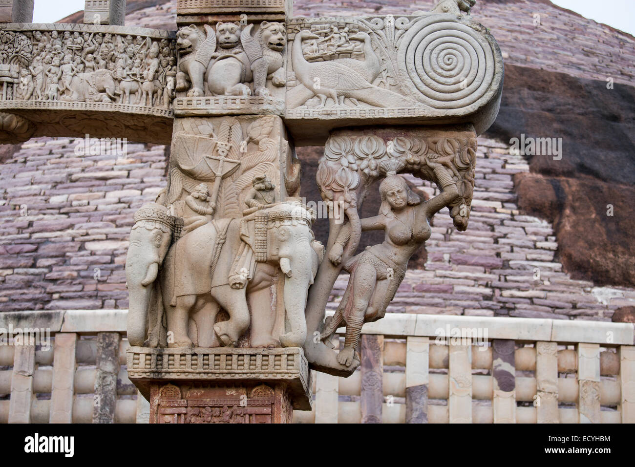 Geschnitzte eingehend auf dem Ost-Gateway an Sanchi in Madhya Pradesh, Indien Stockfoto